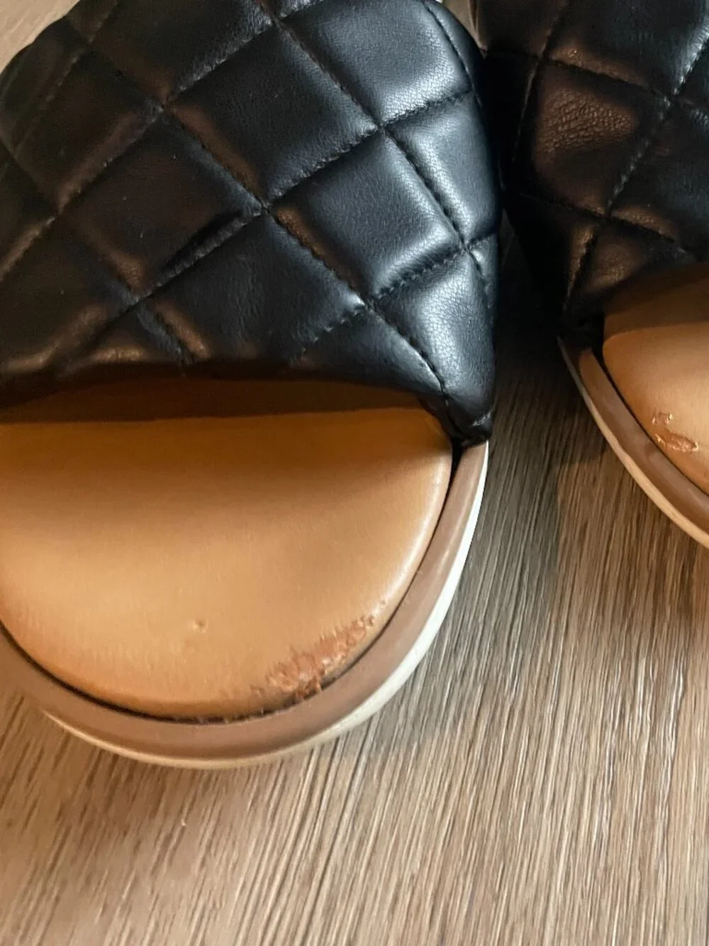 Mila Paoli Womens 9 Shoes Italian Padded Quilted Black Slides Flat Sandals!